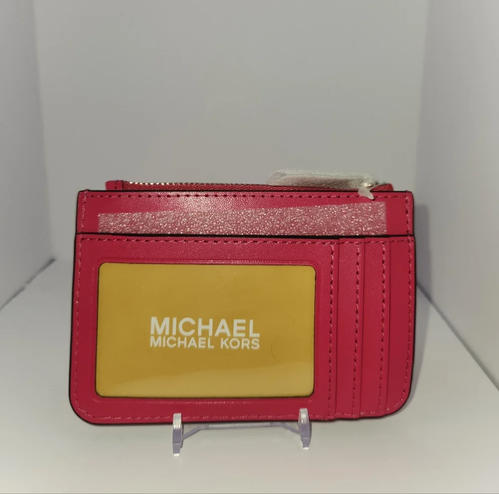SOLD!!   Michael Kors Pink Quilted Card/Coin Wallet, NWT - Picture 2 of 7